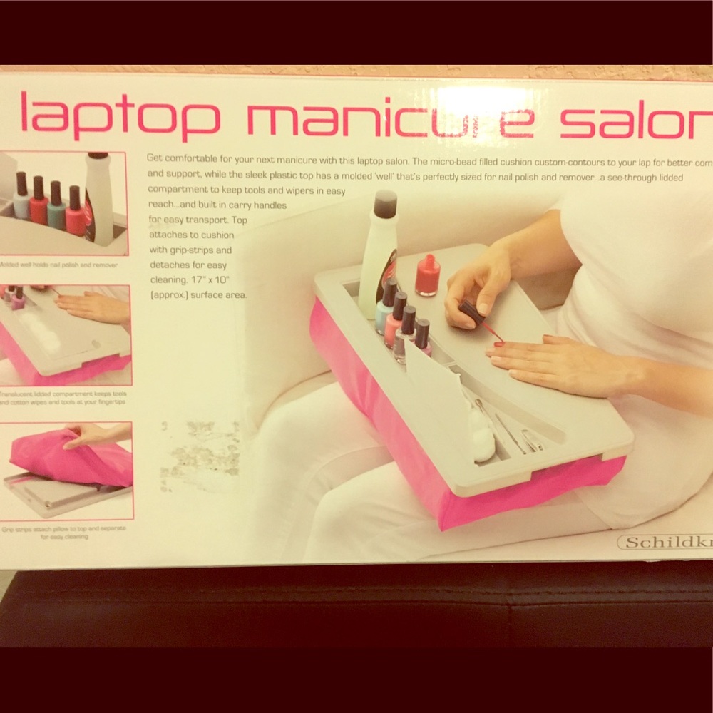 Laptop Manicure Salon
